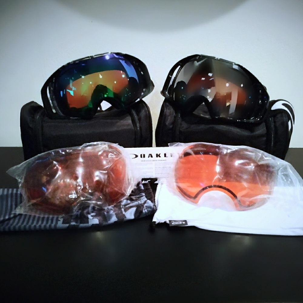BRAND NEW Oakley Snowboarding Goggles